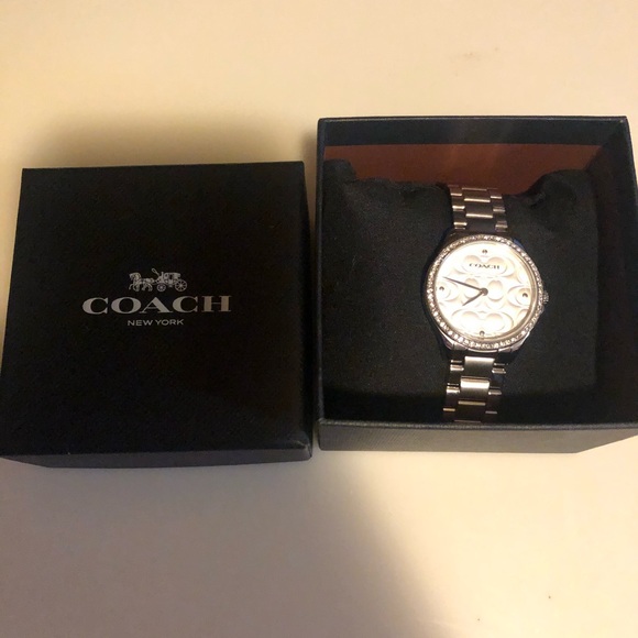 Women’s Coach Watch - Picture 2 of 2